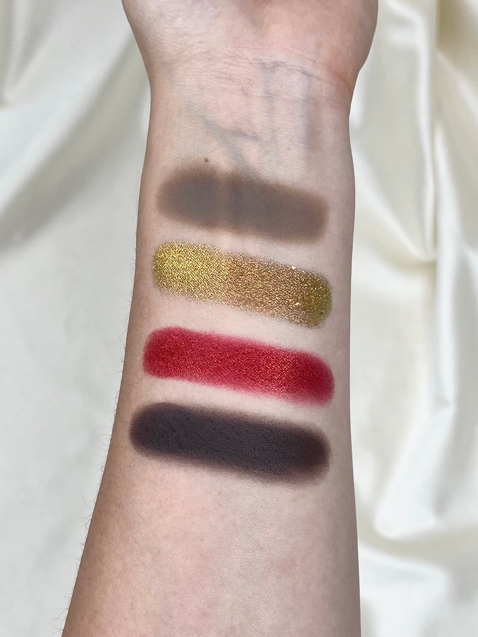 Shellwe Makeup Circus Eyeshadow Palette