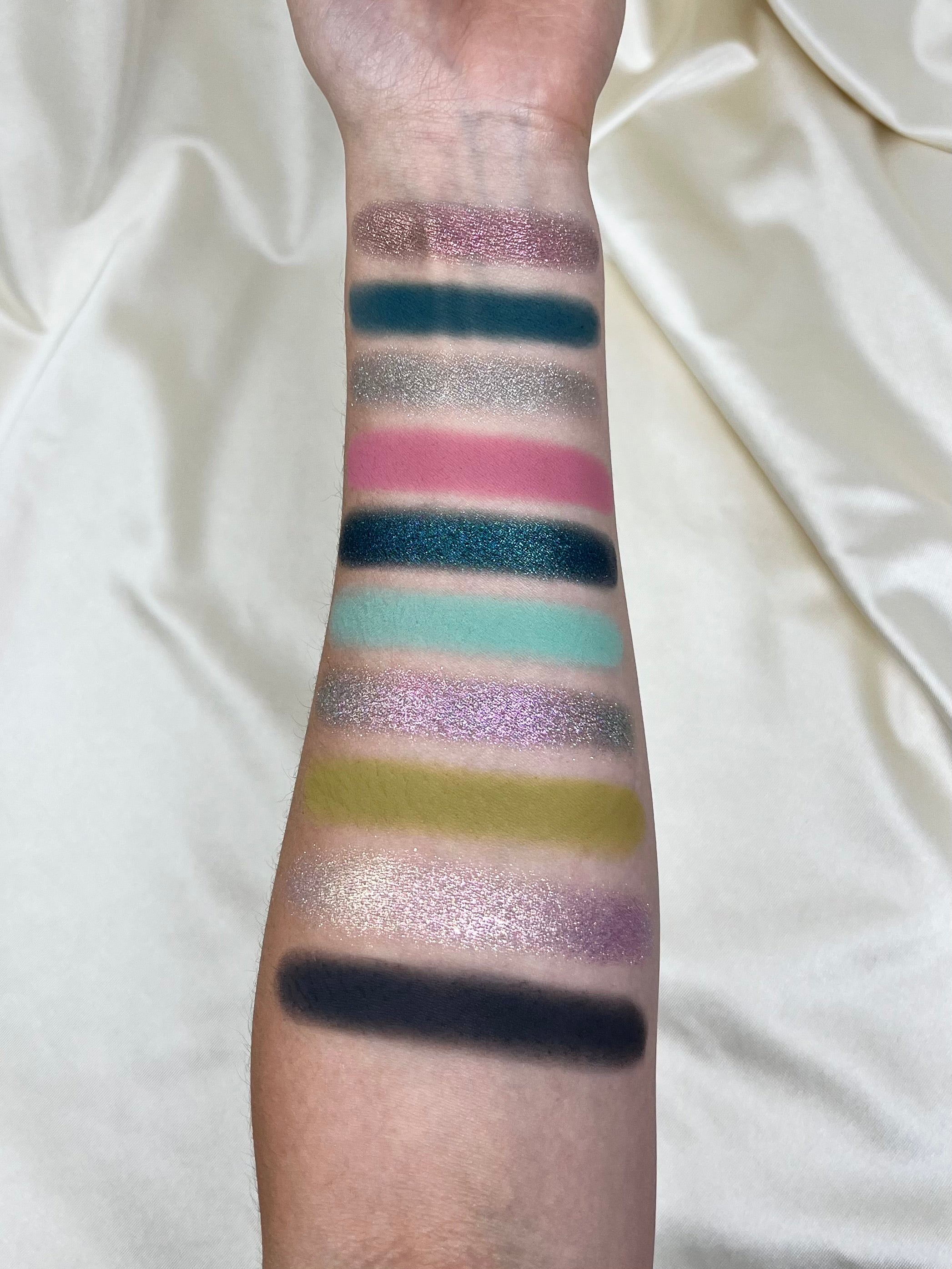 Shellwe Makeup Farasha Eyeshadow Palette