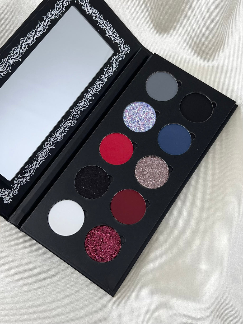 Shellwe Makeup Punk Bunny Eyeshadow Palette